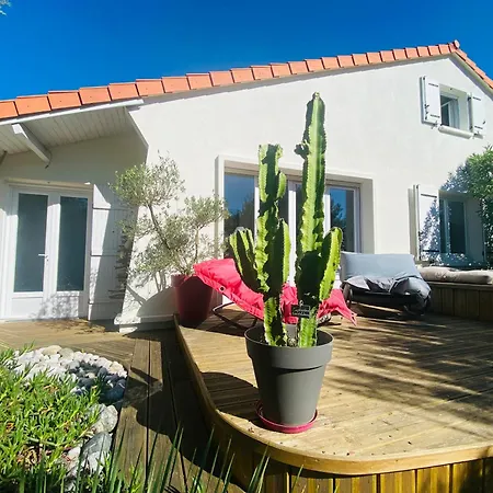 Quarto em Acomodações Particulares Evasion Tropicale - D'artiste Avec Jacuzzi Prive Dans Un Jardin Exotique