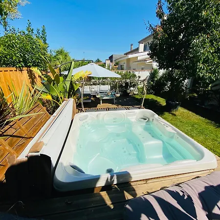 évasion Tropicale - Artiste Bali&jacuzzi Pour Le Avec Baignoire Alloggio in famiglia