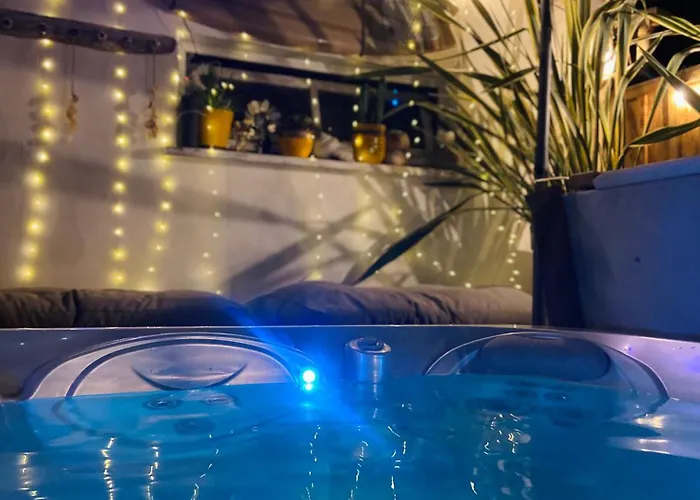 Проживание в семье Evasion Tropicale - Artiste Bali & Jacuzzi 