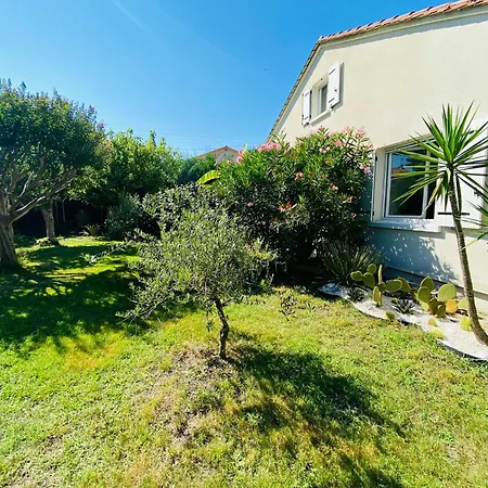 Evasion Tropicale - D'artiste Avec Jacuzzi Prive Dans Un Jardin Exotique * Merignac (Gironde)