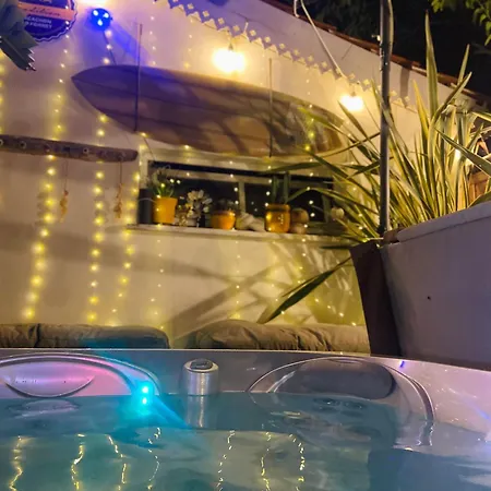 Evasion Tropicale - D'artiste Avec Jacuzzi Prive Dans Un Jardin Exotique * Merignac (Gironde)